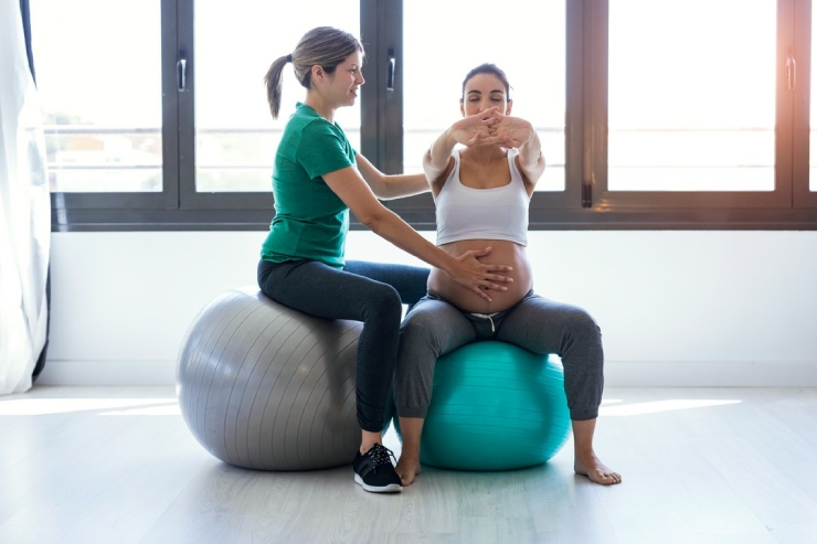 Read more about the article Jak radzić sobie z dokuczliwymi objawami fizycznymi w trakcie ciąży?